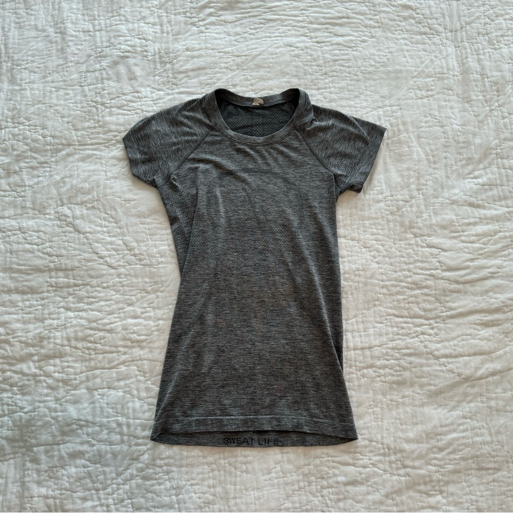 LULULEMON TOP